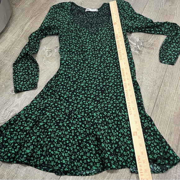 Zara Green Scoop Neck Bishop Sleeve Dress - Picture 7 of 11